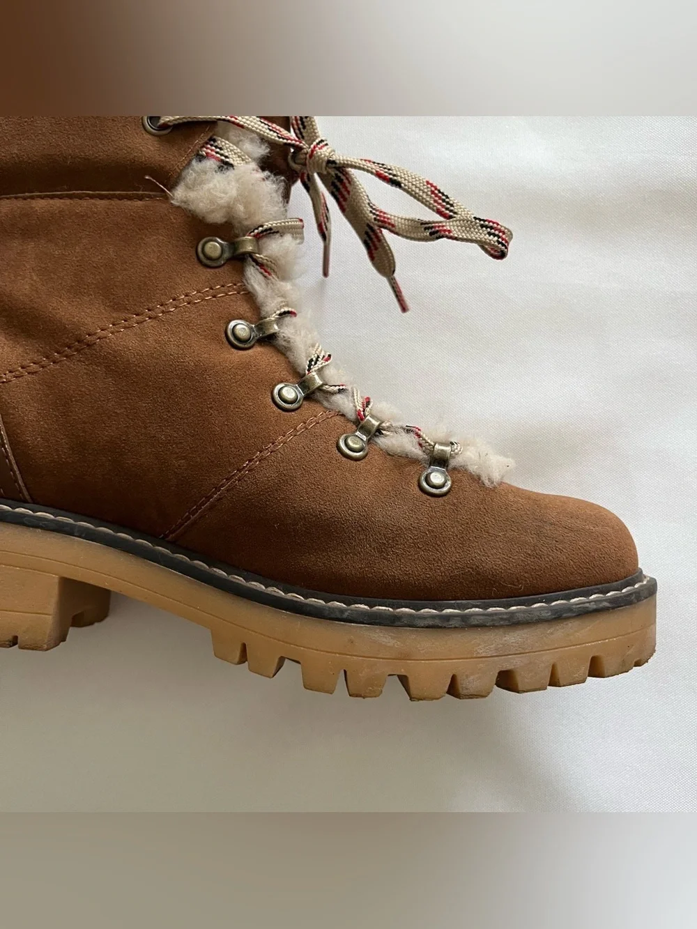 Time and Tru Cozy Lace Up Hiking Faux Shearling Trim Brown Suede Boots Size 8W